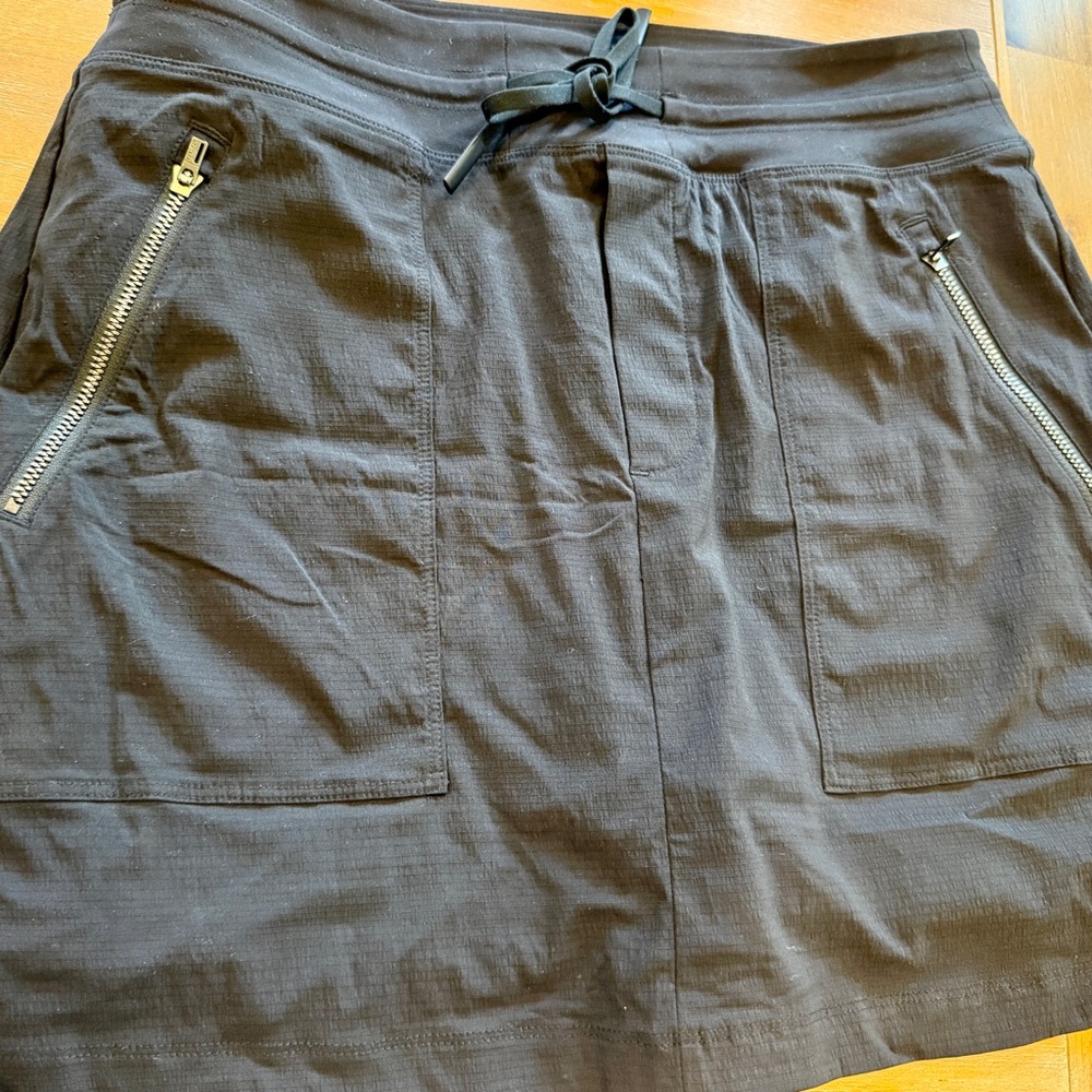 Athleta Black Mini Cargo Skirt Athleisure - Picture 2 of 5